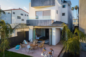 Skyline By AvantStay Modern Beach Retreat w Spacious Patio & Rooftop Views